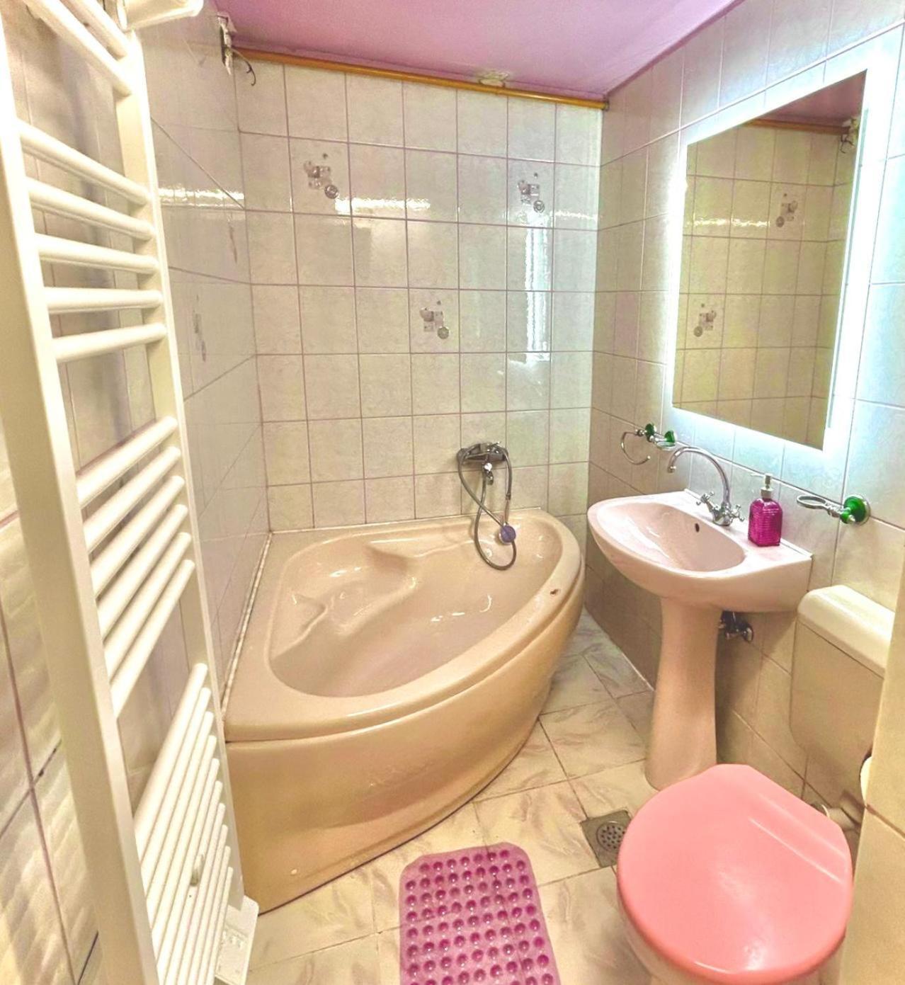 Peaceful Pleasure Apartment & Free Private Parking Sarajevo Exterior photo